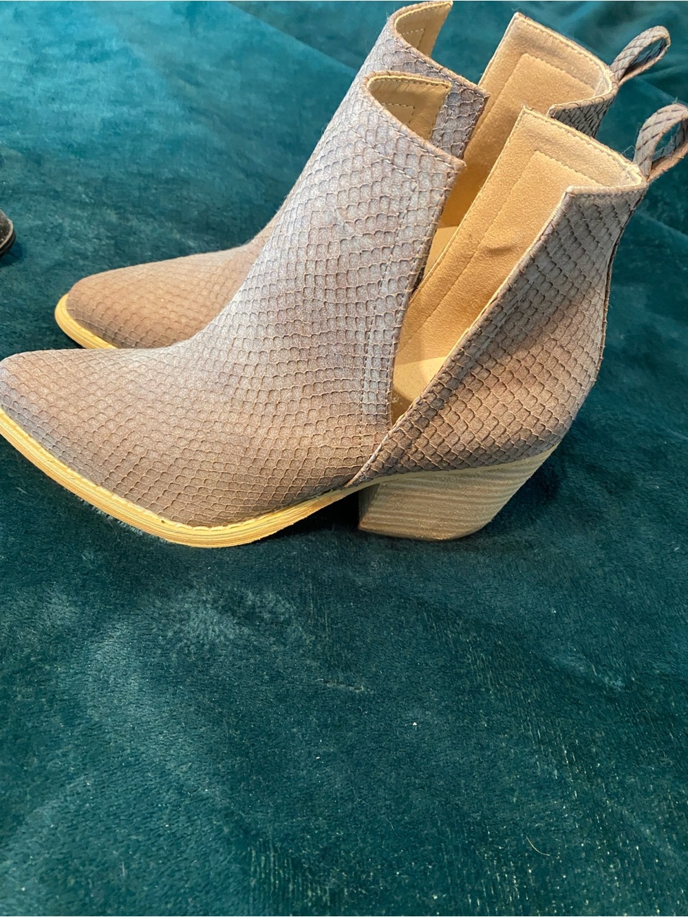 Women’s Textured Ankle Boots in Taupe